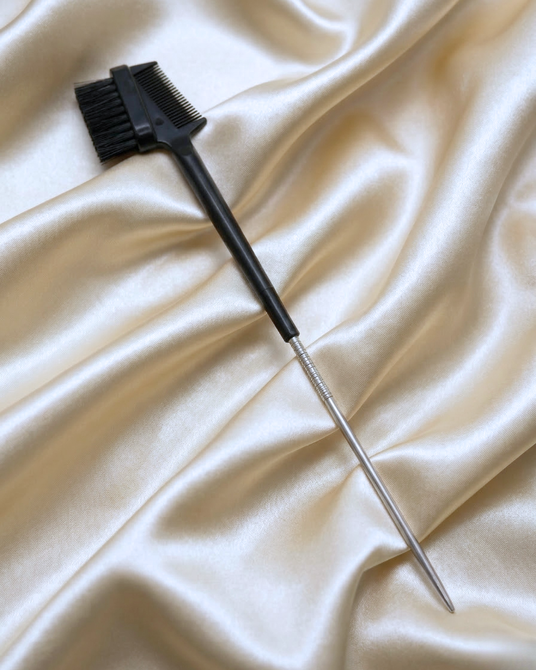 Rat Tail Edge Brush